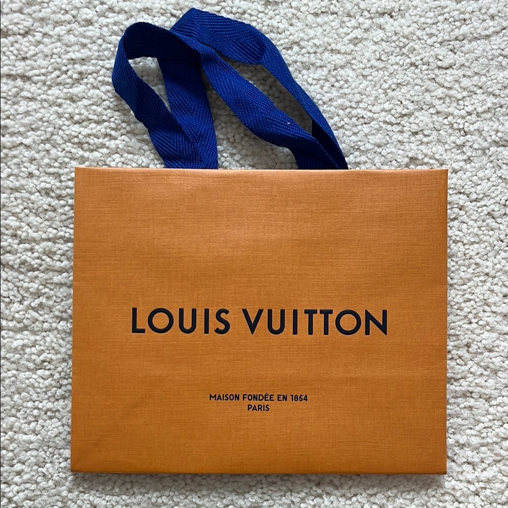 Louis Vuitton - shopping bag